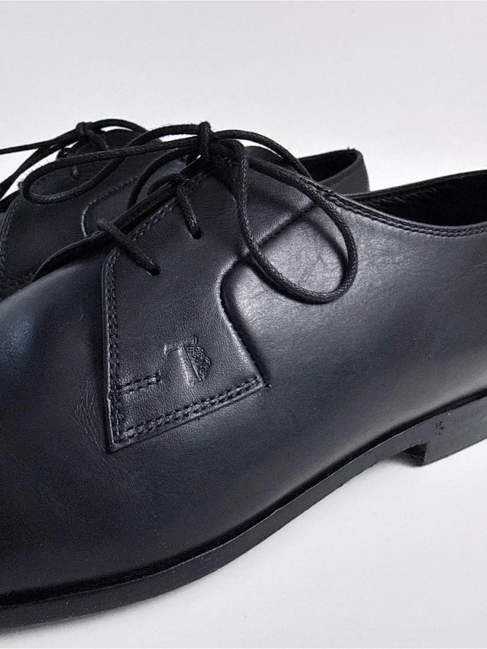 Tod's Smooth Leather Derby Lace-Up Plain Toe Dress Shoes in Black Men’s Size 7